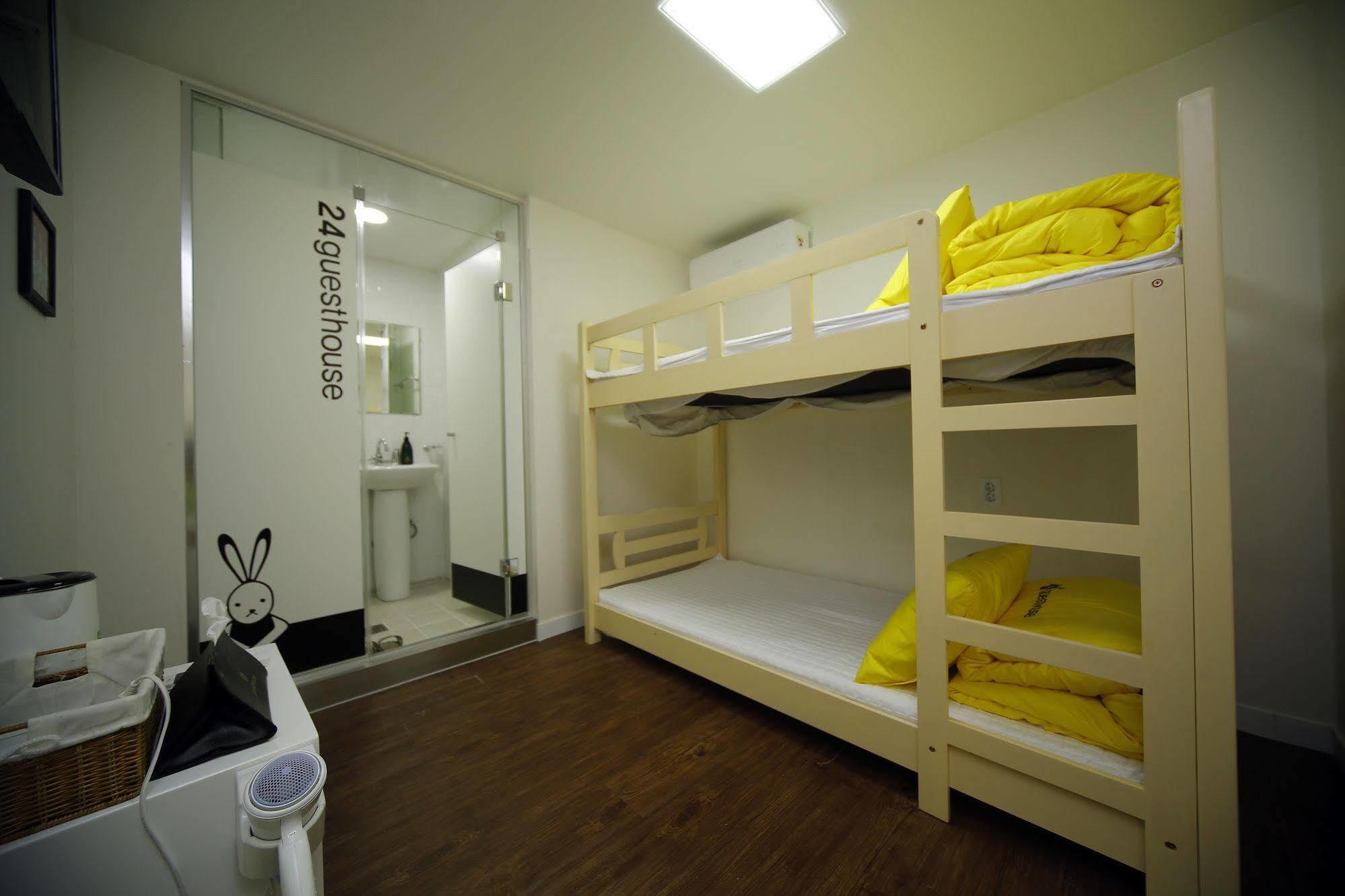24 Guesthouse Seoul City Hall Bagian luar foto