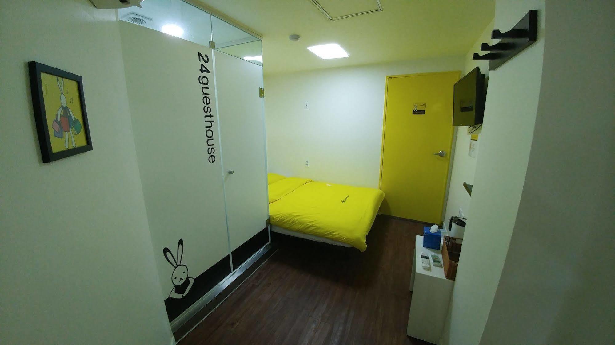24 Guesthouse Seoul City Hall Bagian luar foto