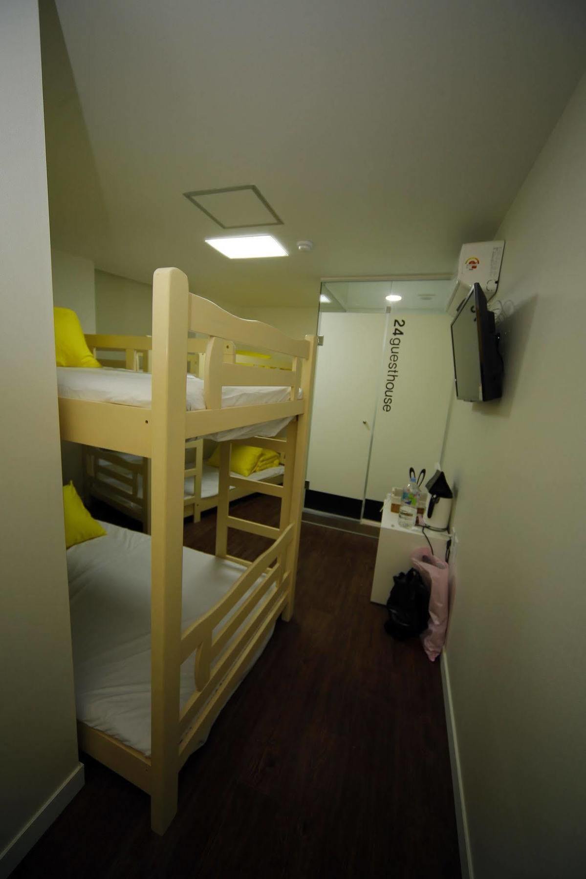 24 Guesthouse Seoul City Hall Bagian luar foto
