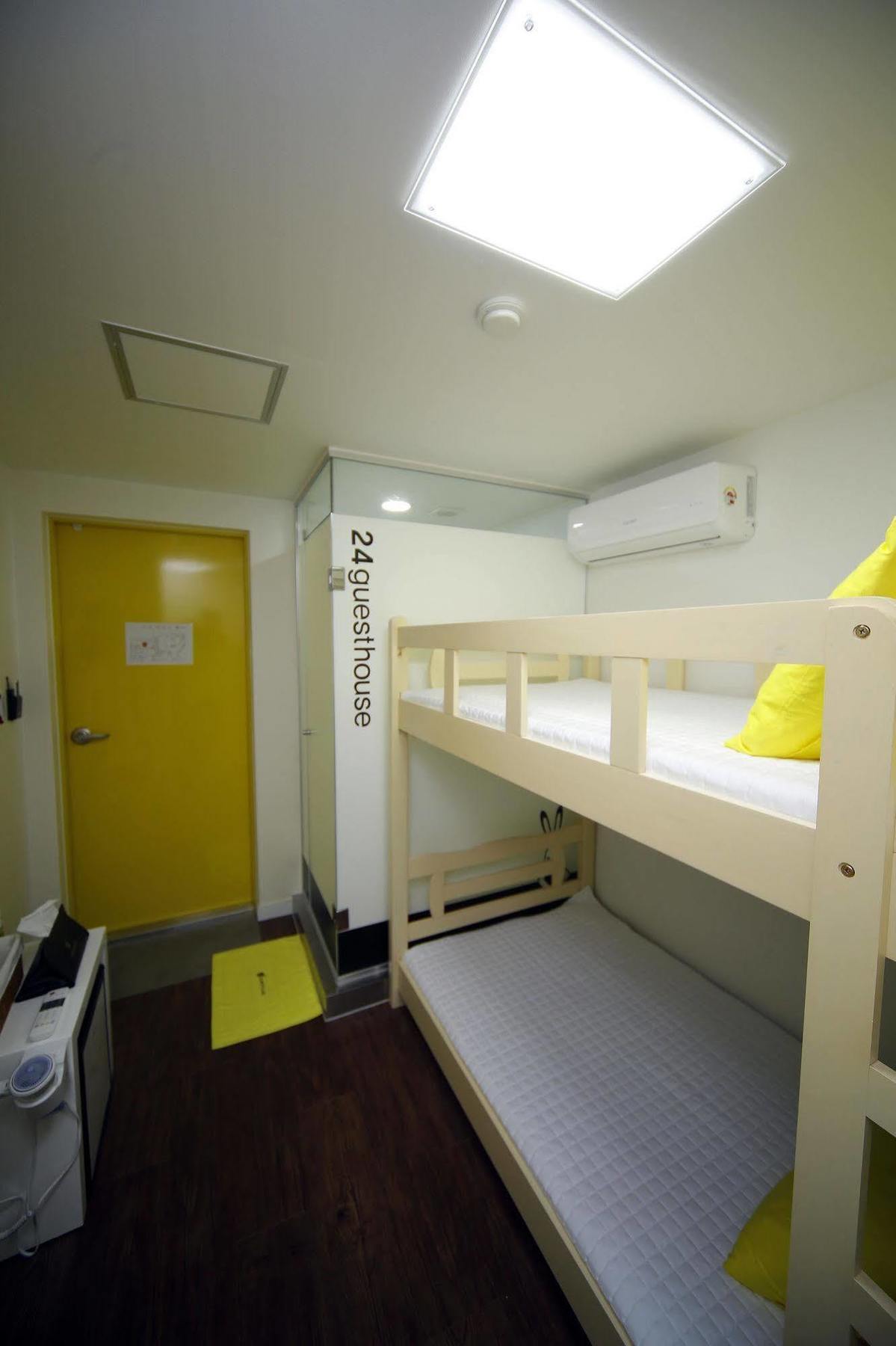 24 Guesthouse Seoul City Hall Bagian luar foto